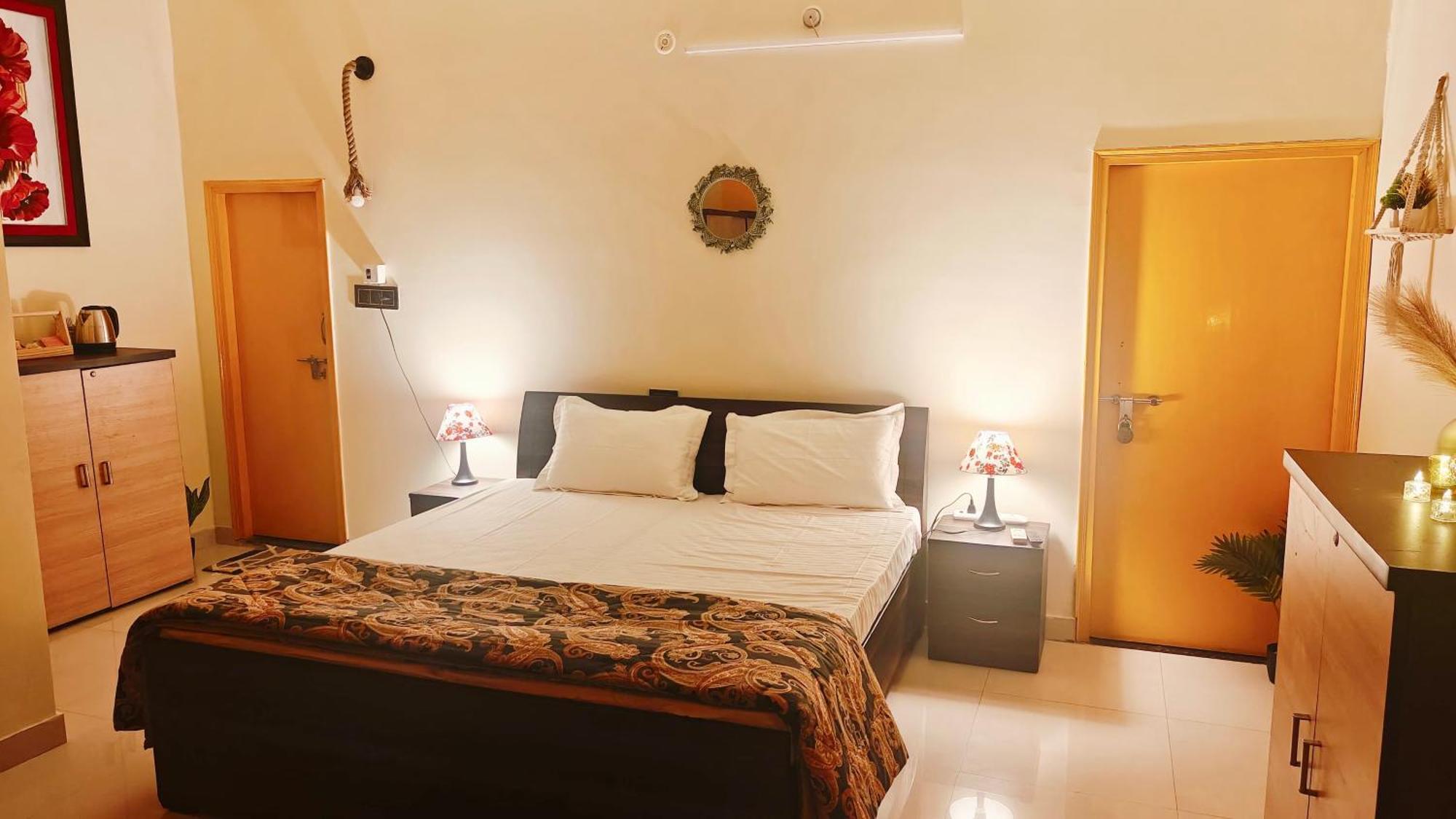The Yellow House - Couple'S Getaway In Gomti Nagar- 1 Bhk Lucknow Dış mekan fotoğraf