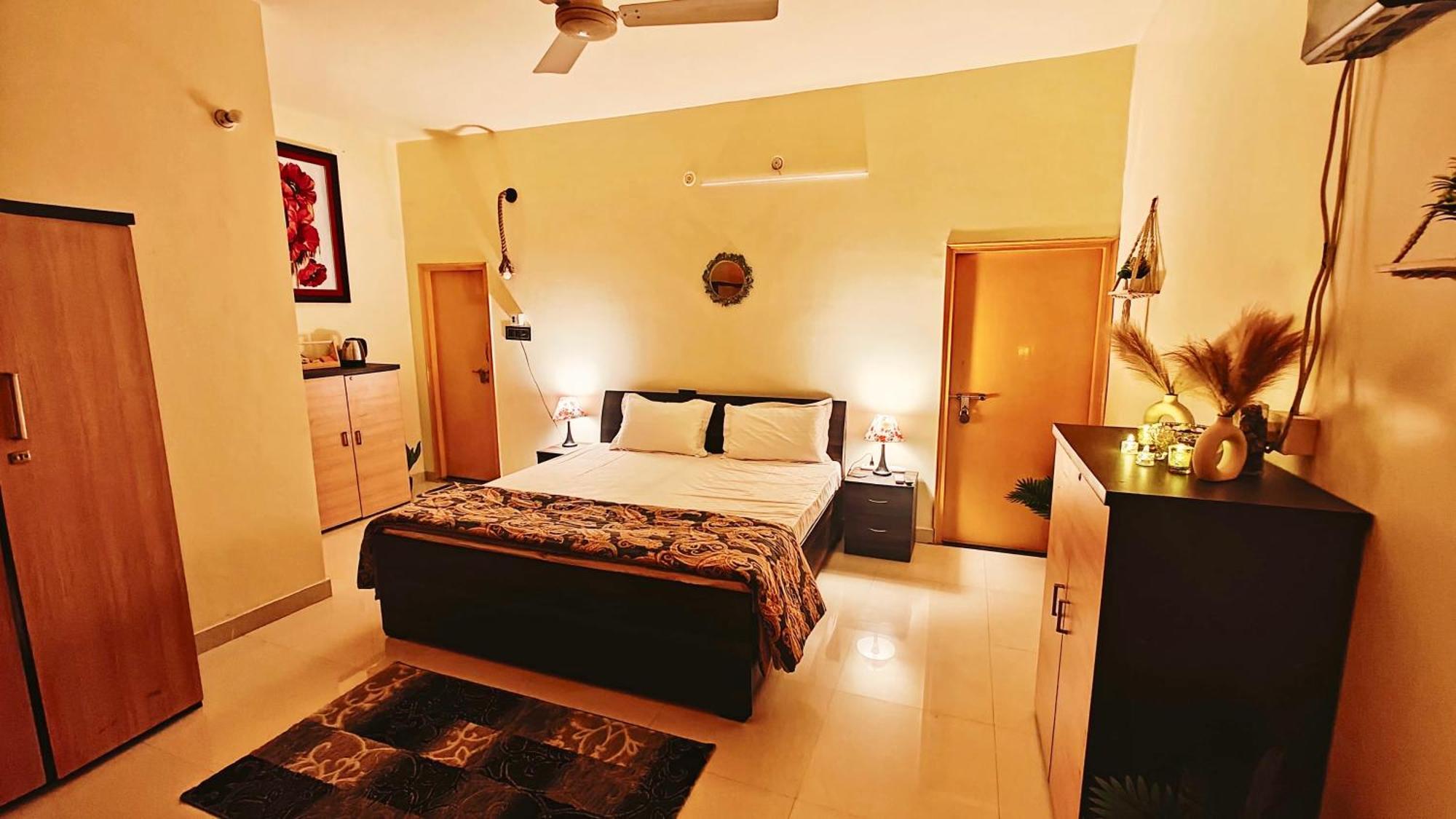 The Yellow House - Couple'S Getaway In Gomti Nagar- 1 Bhk Lucknow Dış mekan fotoğraf